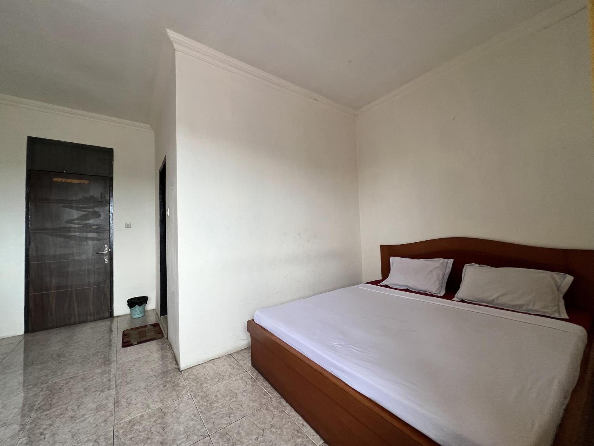 Hotel Oyo 92098 Kost Orange Syariah Makassar Exterior foto
